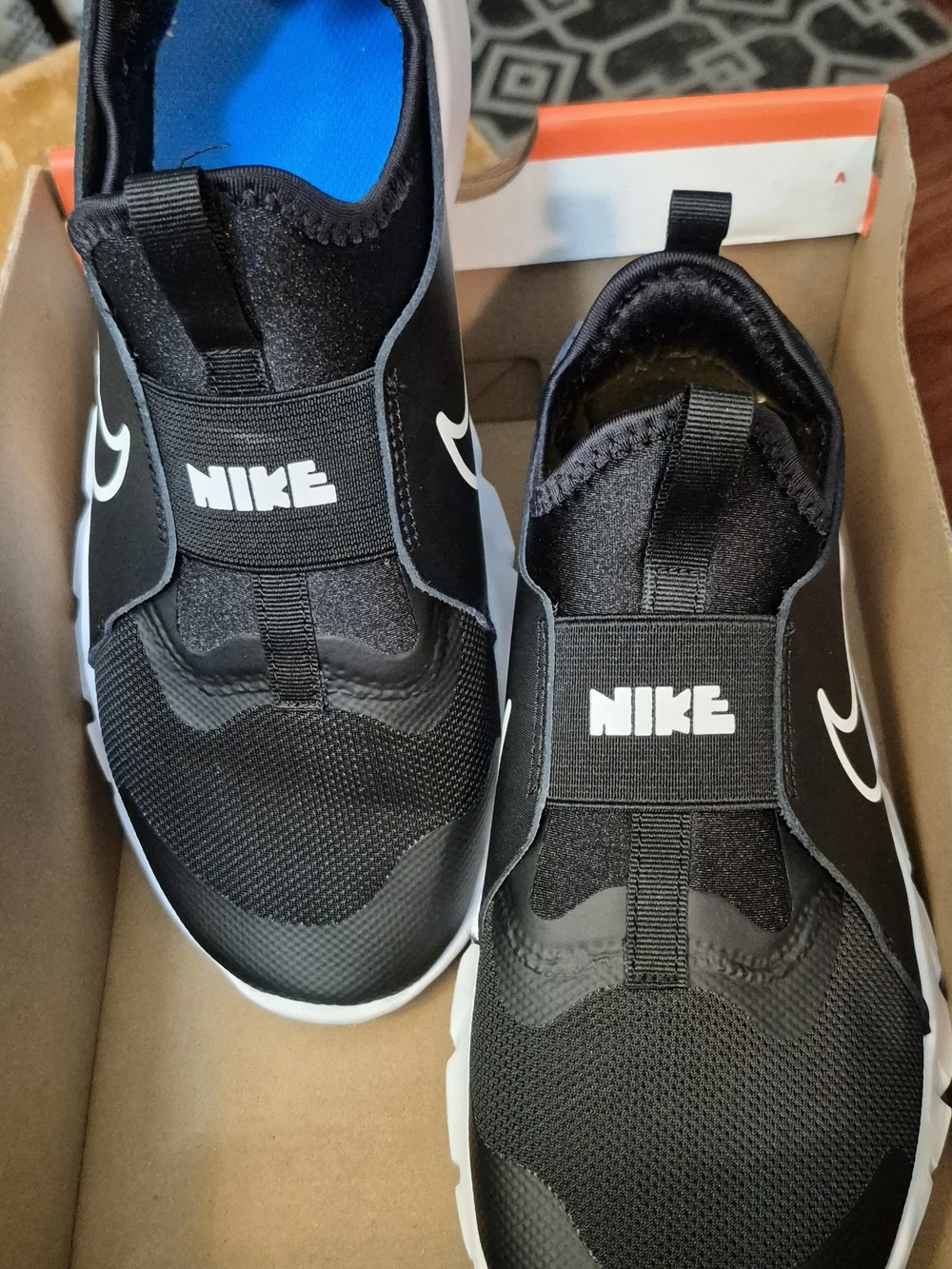 Nike Big Kids' Size 6.5 Or Womans Size 8 Black Slip-On Athletic Shoes